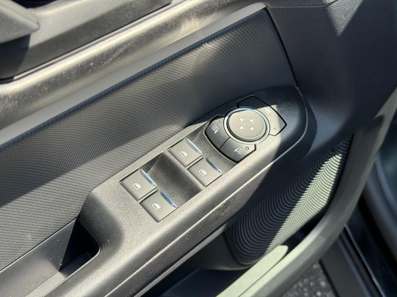 Ford Bronco Sport Vehicle Full-screen Gallery Image 11