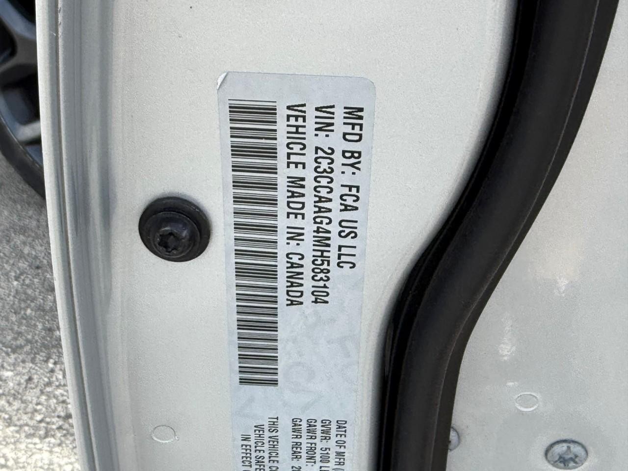 Chrysler 300 Vehicle Full-screen Gallery Image 17