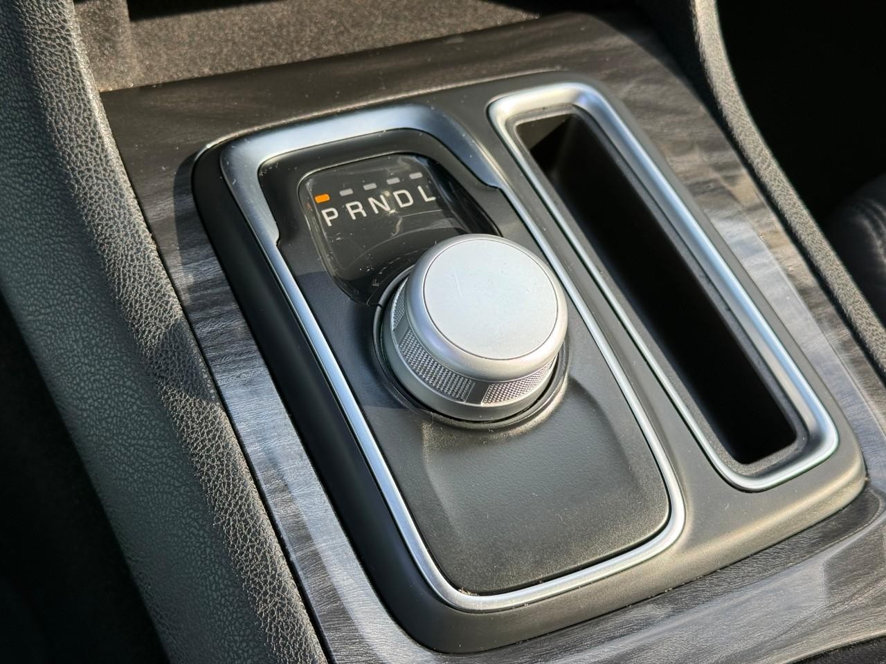 Chrysler 300 Vehicle Full-screen Gallery Image 20