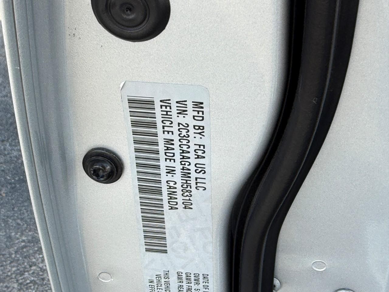 Chrysler 300 Vehicle Full-screen Gallery Image 23