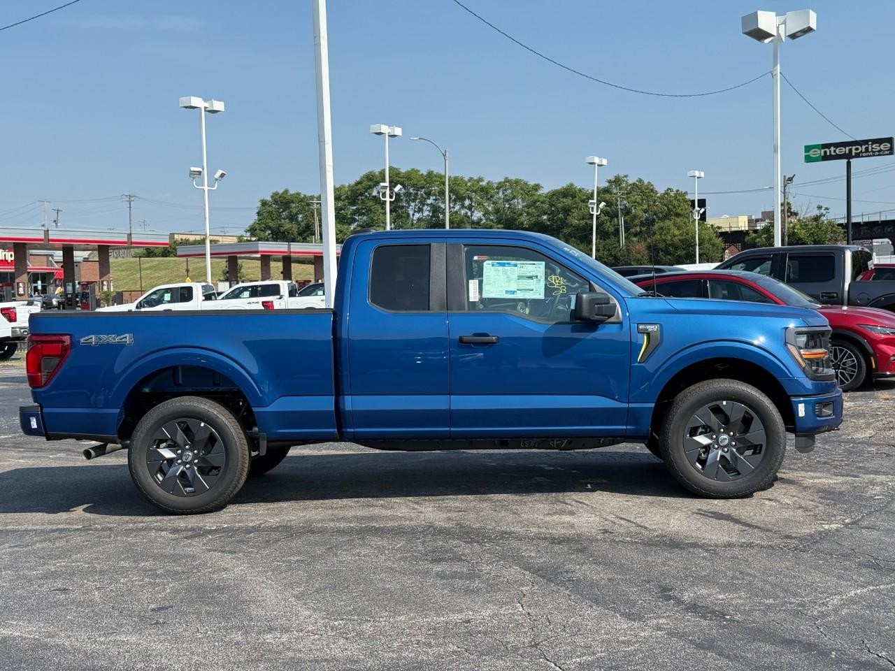 Ford F-150 Vehicle Full-screen Gallery Image 02