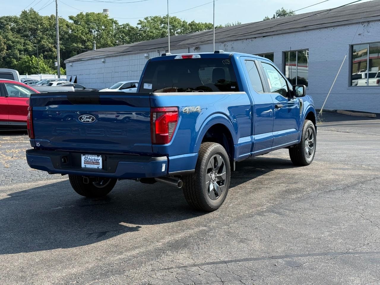 Ford F-150 Vehicle Full-screen Gallery Image 03