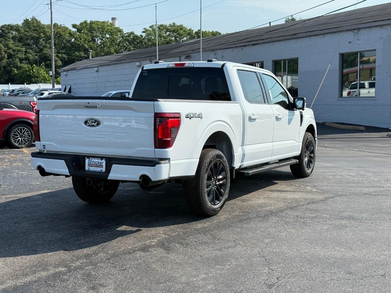 Ford F-150 Vehicle Full-screen Gallery Image 03