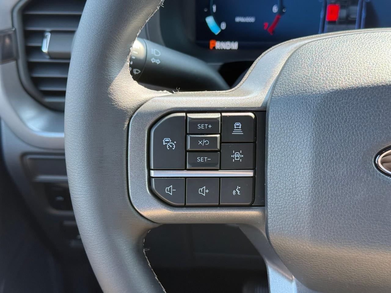 Ford F-150 Vehicle Full-screen Gallery Image 13