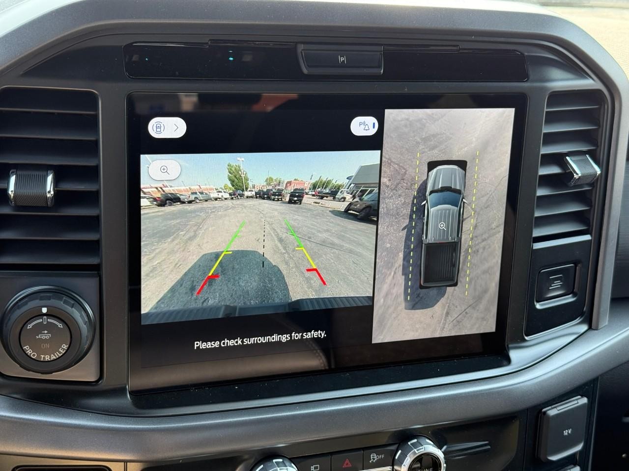 Ford F-150 Vehicle Full-screen Gallery Image 17