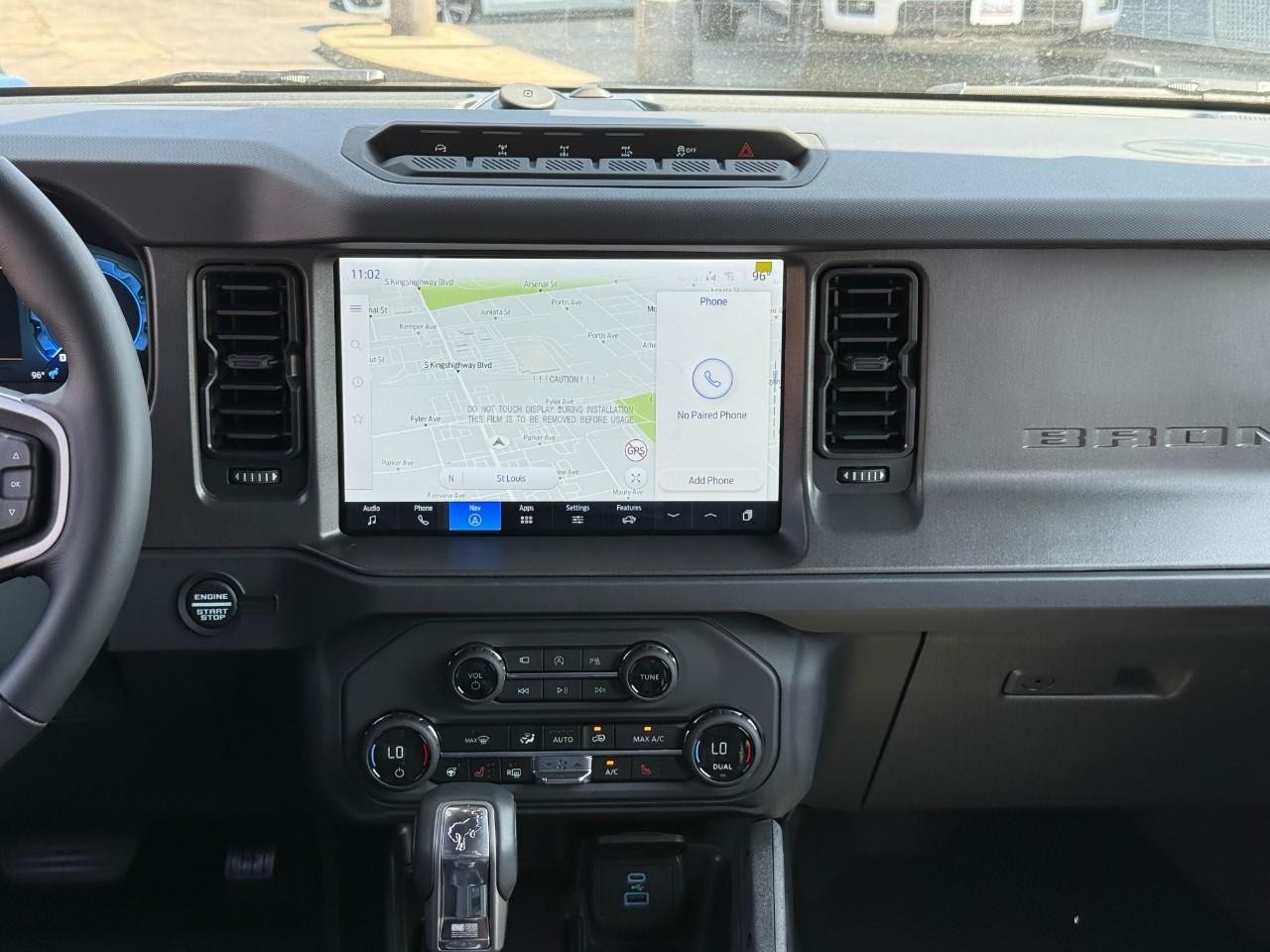 Ford Bronco Vehicle Full-screen Gallery Image 07