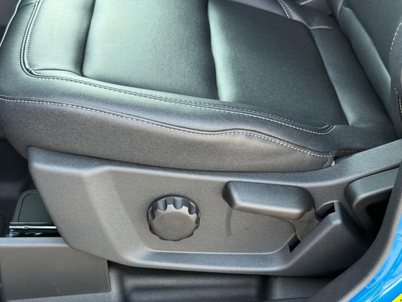 Ford Bronco Vehicle Full-screen Gallery Image 11