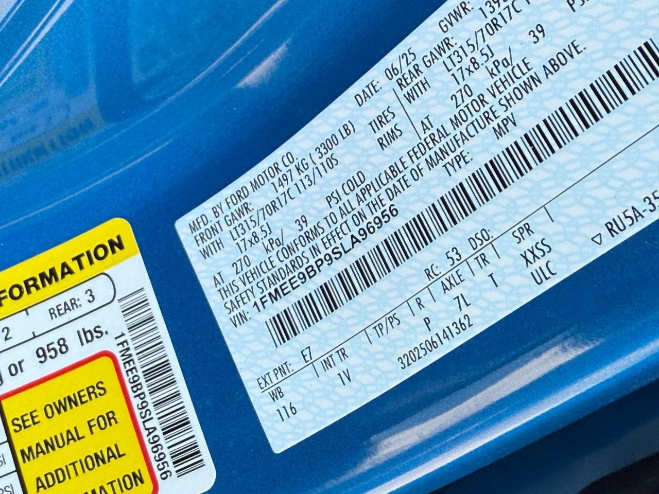 Ford Bronco Vehicle Full-screen Gallery Image 17