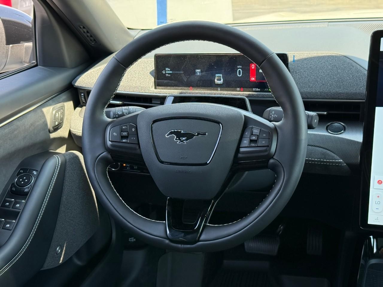 Ford Mustang Mach-E Vehicle Full-screen Gallery Image 06