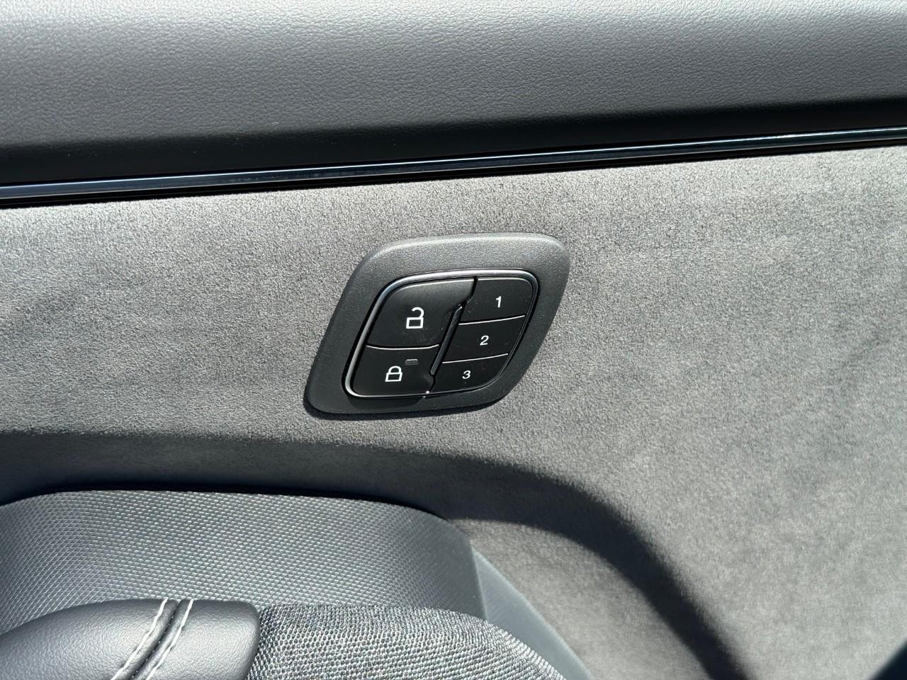 Ford Mustang Mach-E Vehicle Full-screen Gallery Image 10