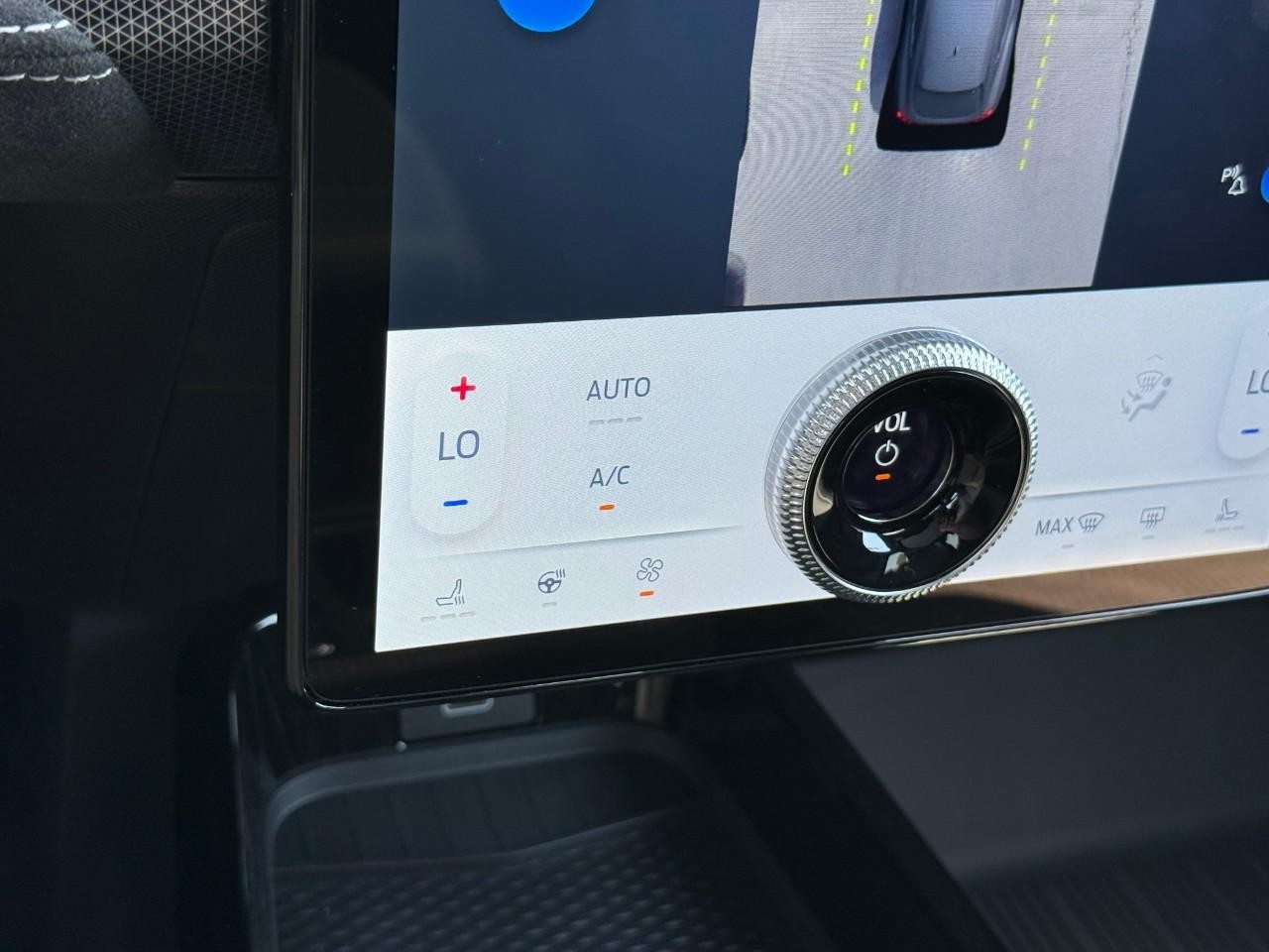 Ford Mustang Mach-E Vehicle Full-screen Gallery Image 15