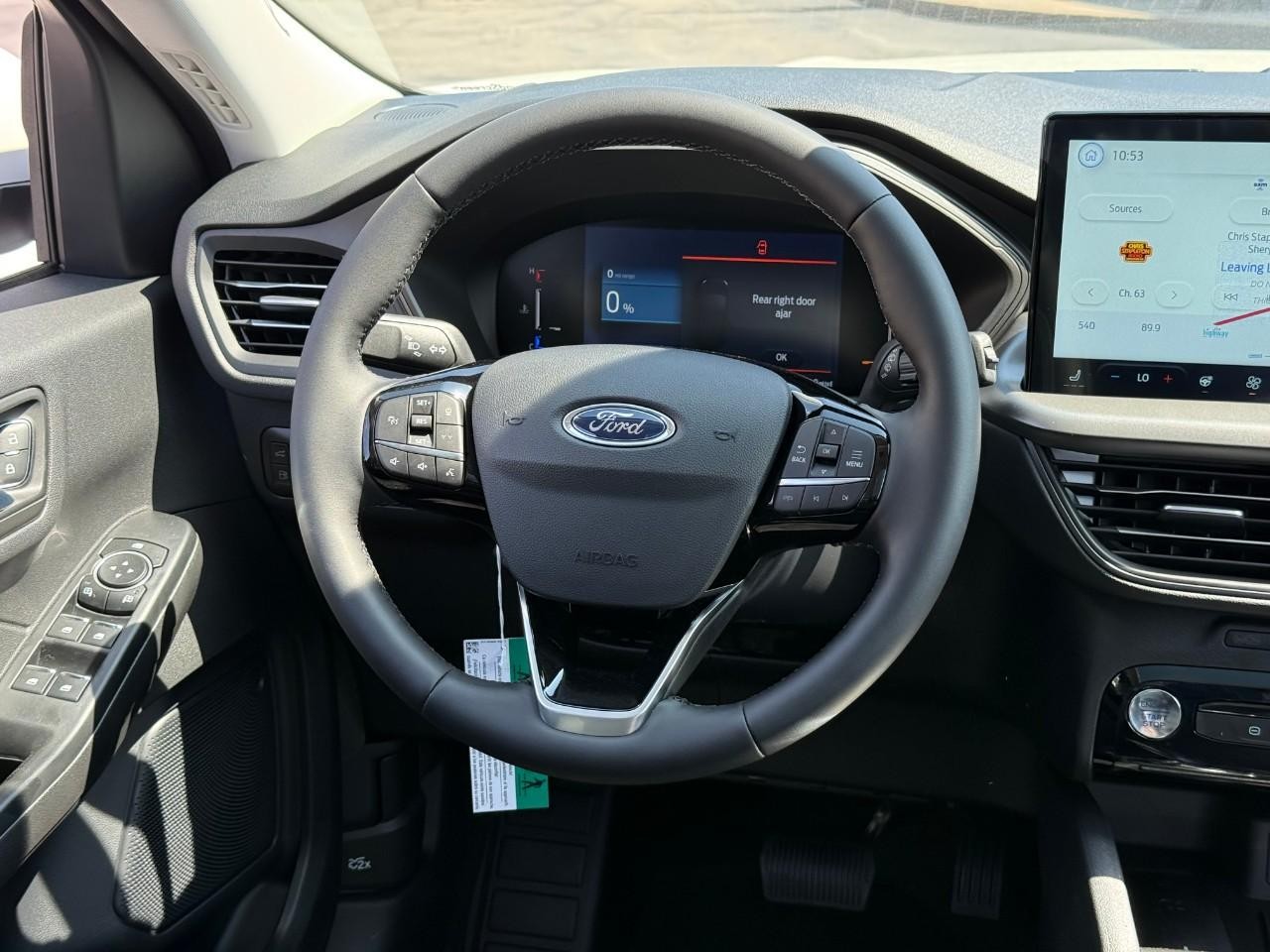 Ford Escape Vehicle Full-screen Gallery Image 08