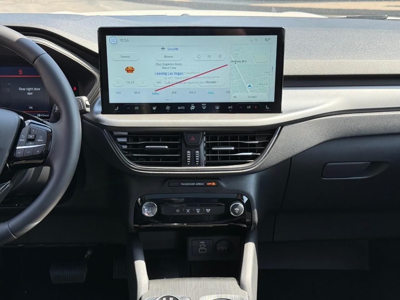 Ford Escape Vehicle Full-screen Gallery Image 09