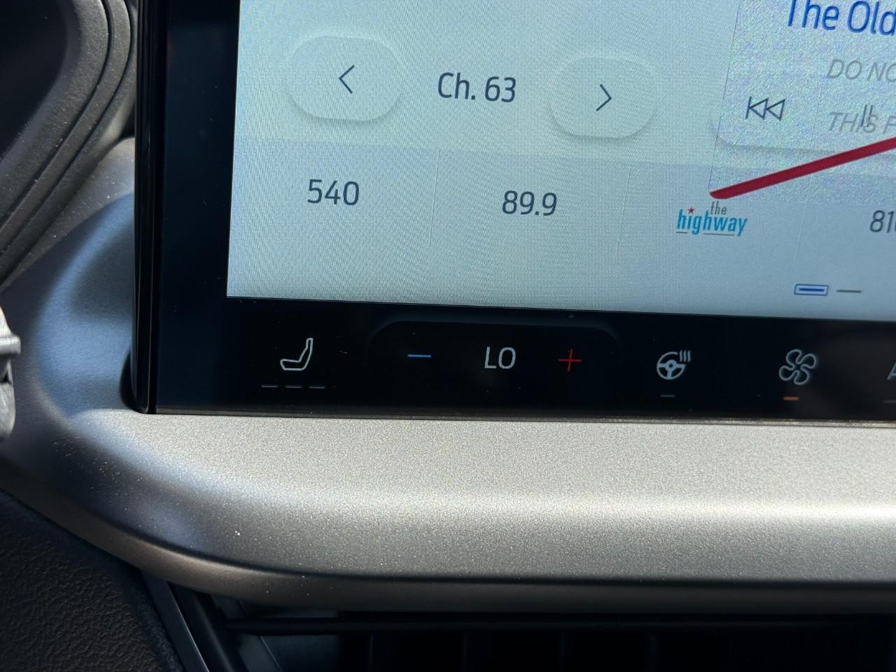 Ford Escape Vehicle Full-screen Gallery Image 20