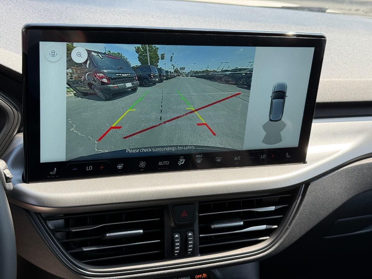 Ford Escape Vehicle Full-screen Gallery Image 21