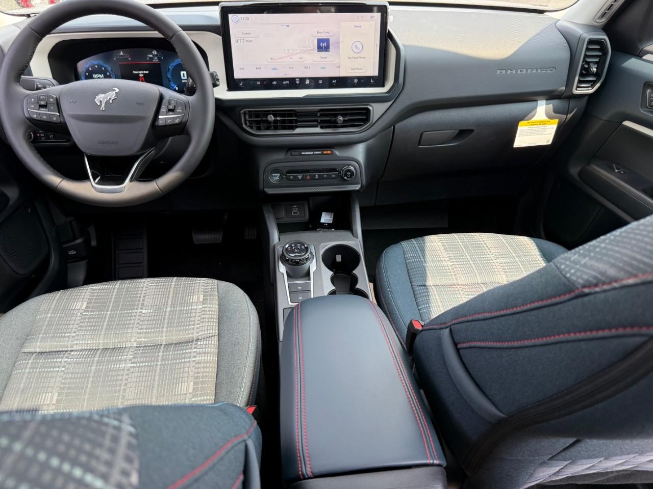 Ford Bronco Sport Vehicle Full-screen Gallery Image 06