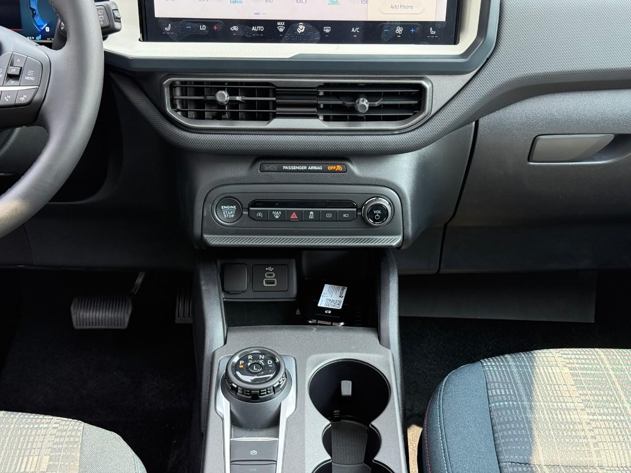 Ford Bronco Sport Vehicle Full-screen Gallery Image 09