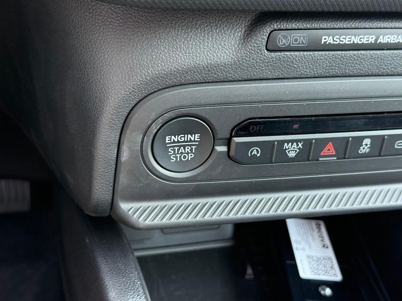 Ford Bronco Sport Vehicle Full-screen Gallery Image 17