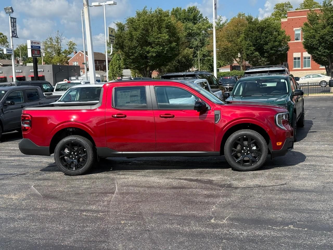 Ford Maverick Vehicle Full-screen Gallery Image 02