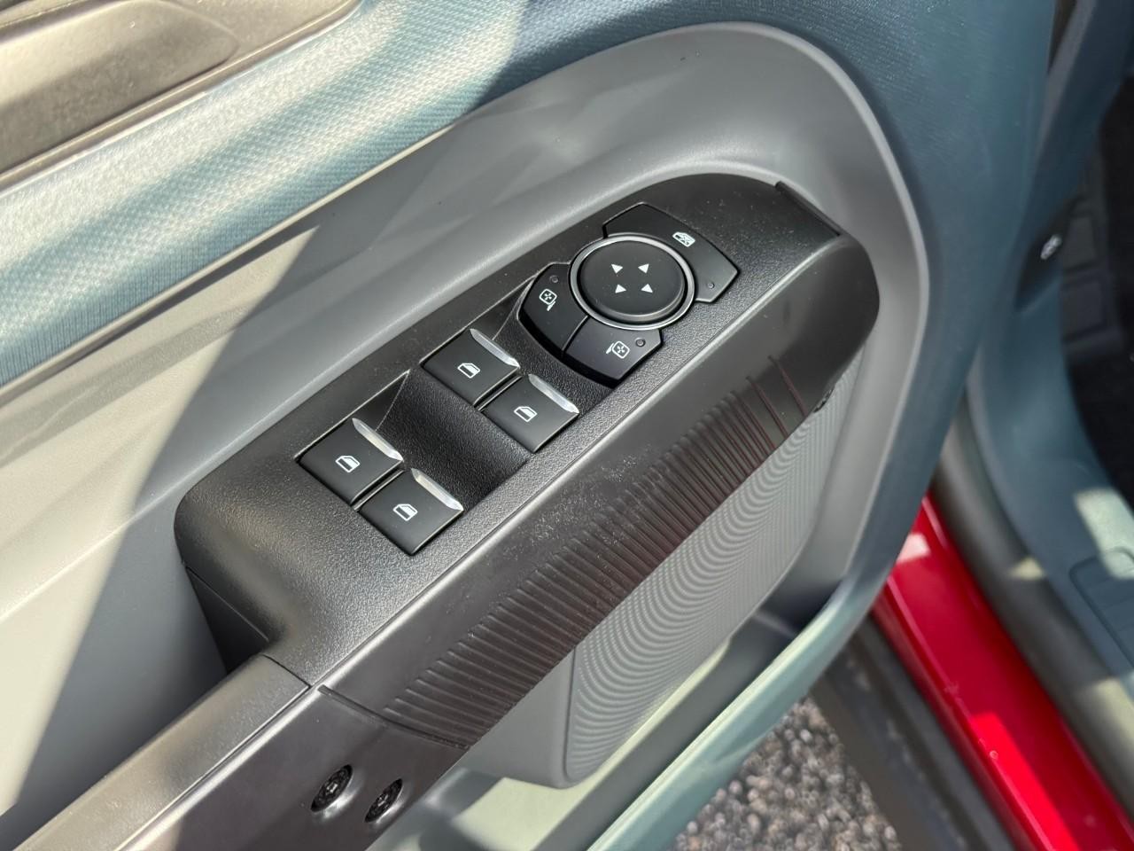 Ford Maverick Vehicle Full-screen Gallery Image 11