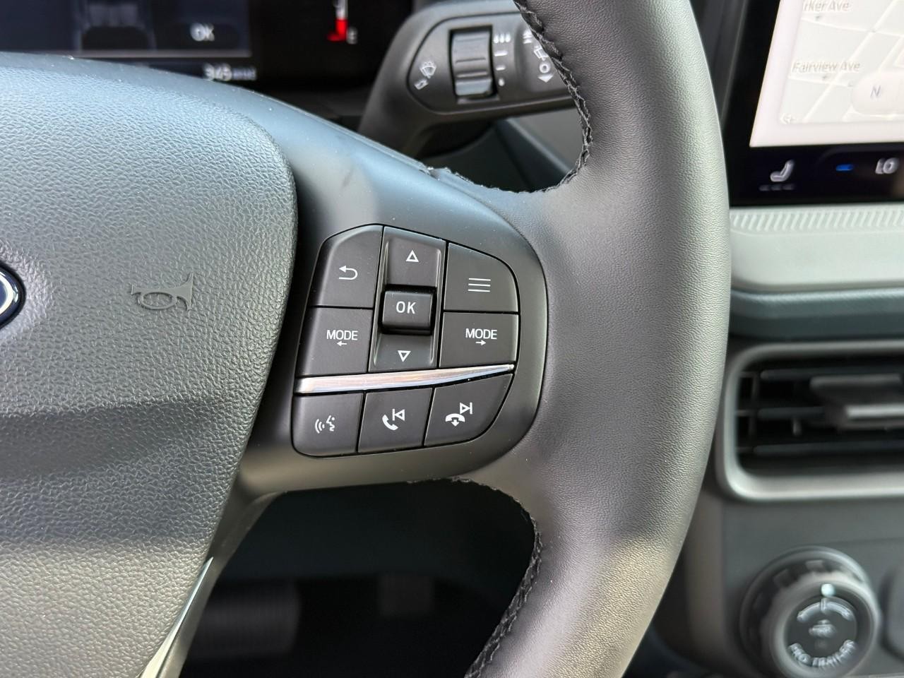 Ford Maverick Vehicle Full-screen Gallery Image 15