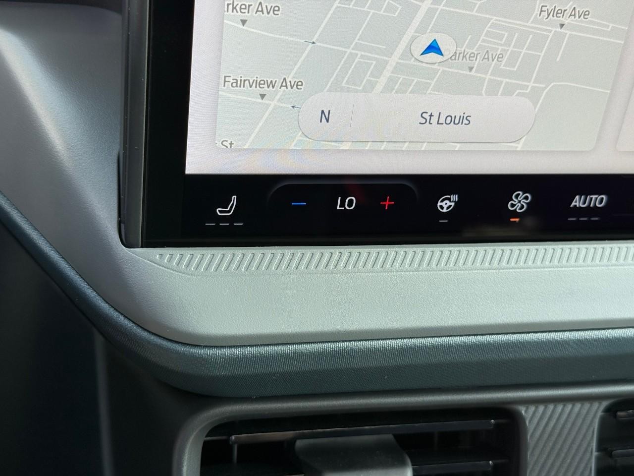 Ford Maverick Vehicle Full-screen Gallery Image 17