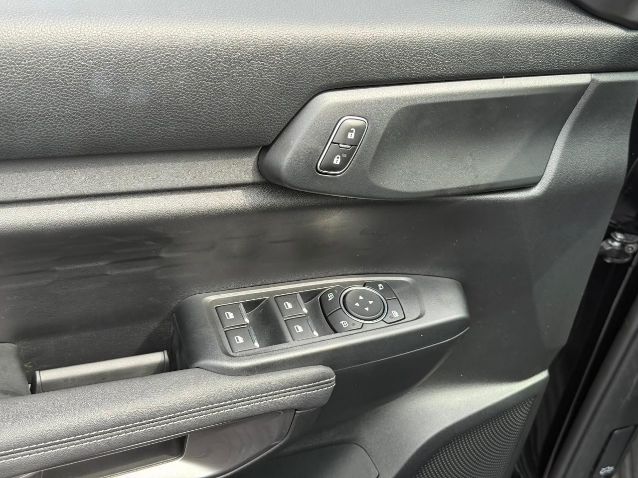 Ford Ranger Vehicle Full-screen Gallery Image 11