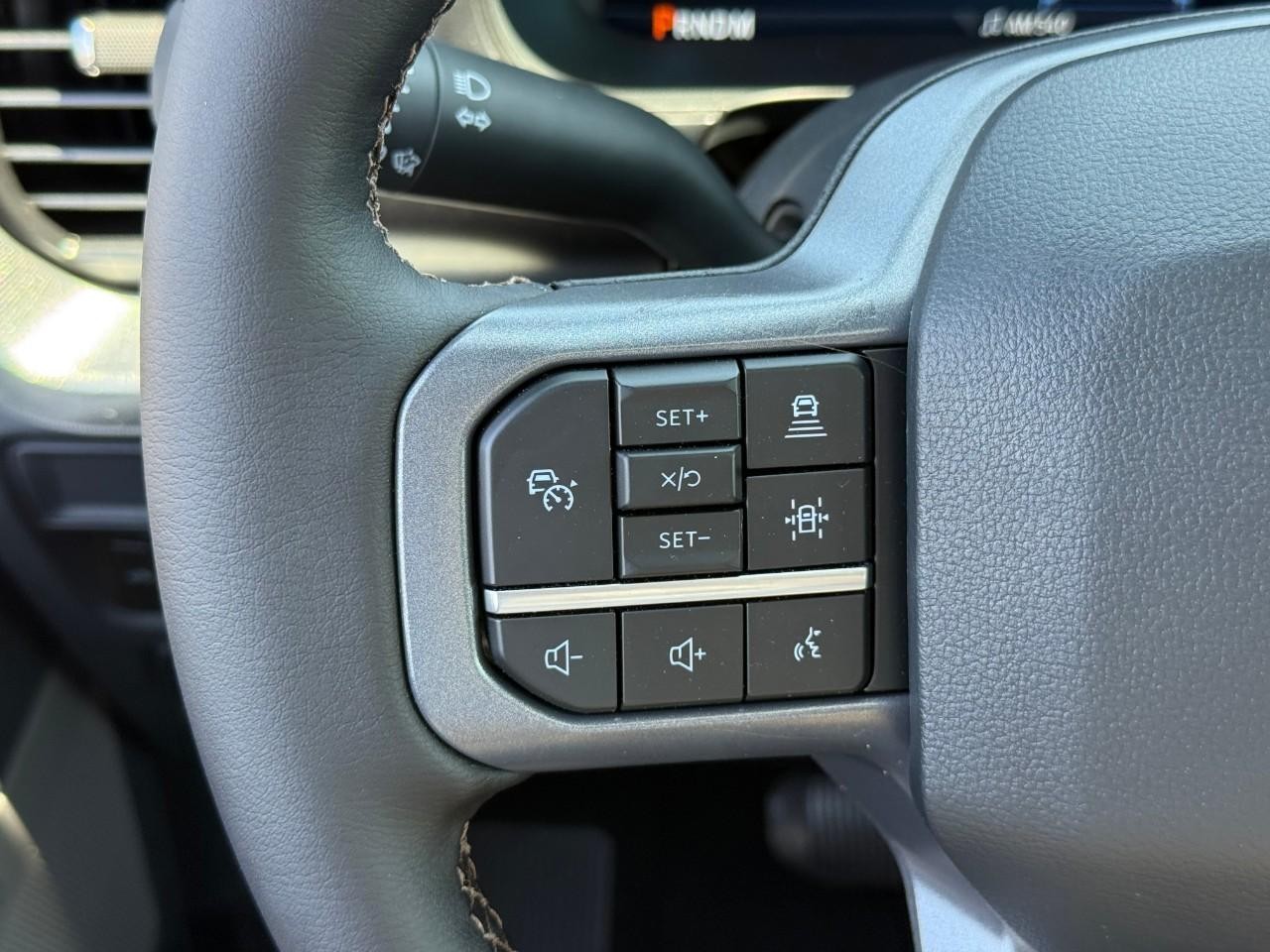 Ford F-150 Vehicle Full-screen Gallery Image 14