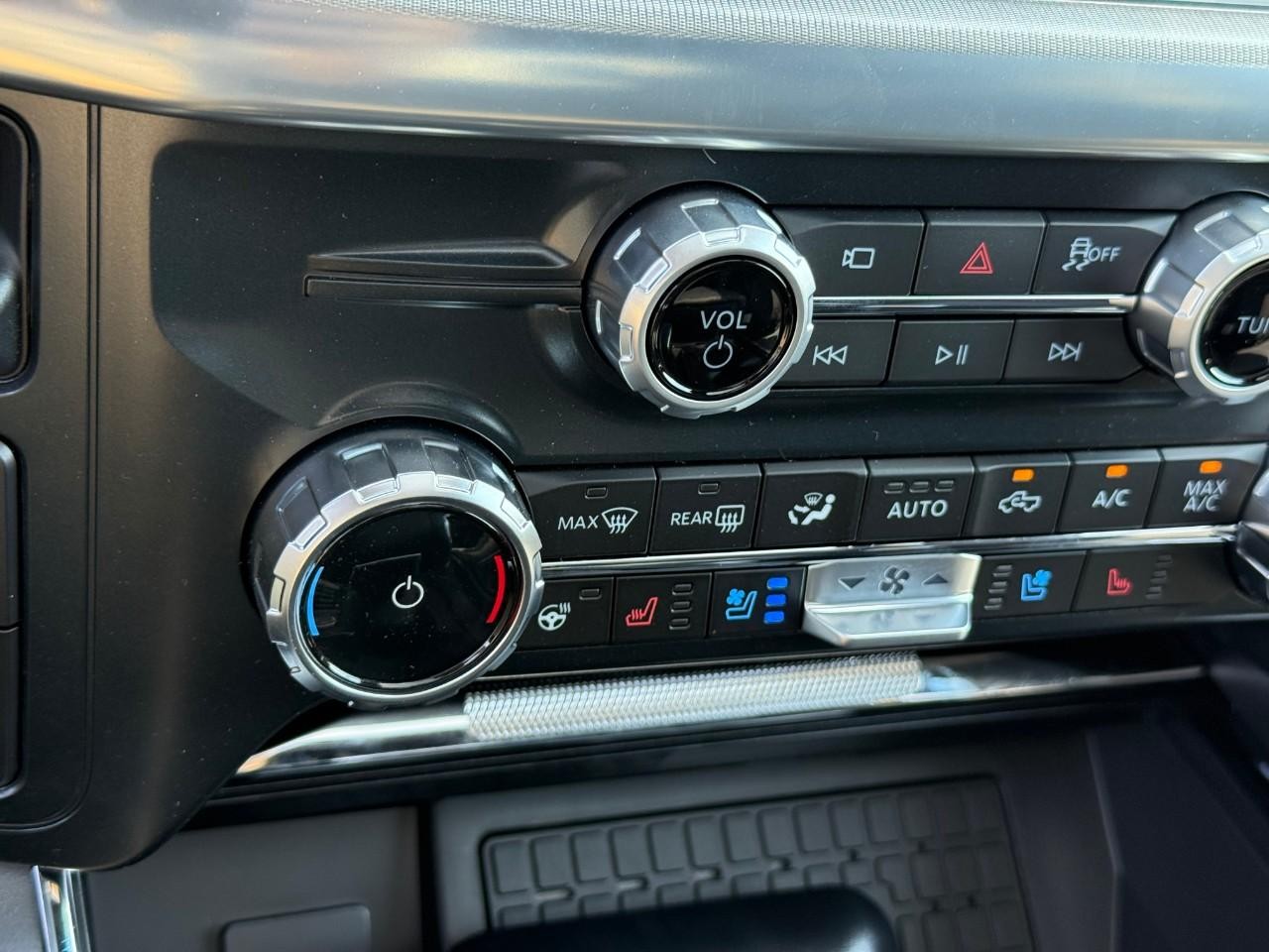 Ford F-150 Vehicle Full-screen Gallery Image 17