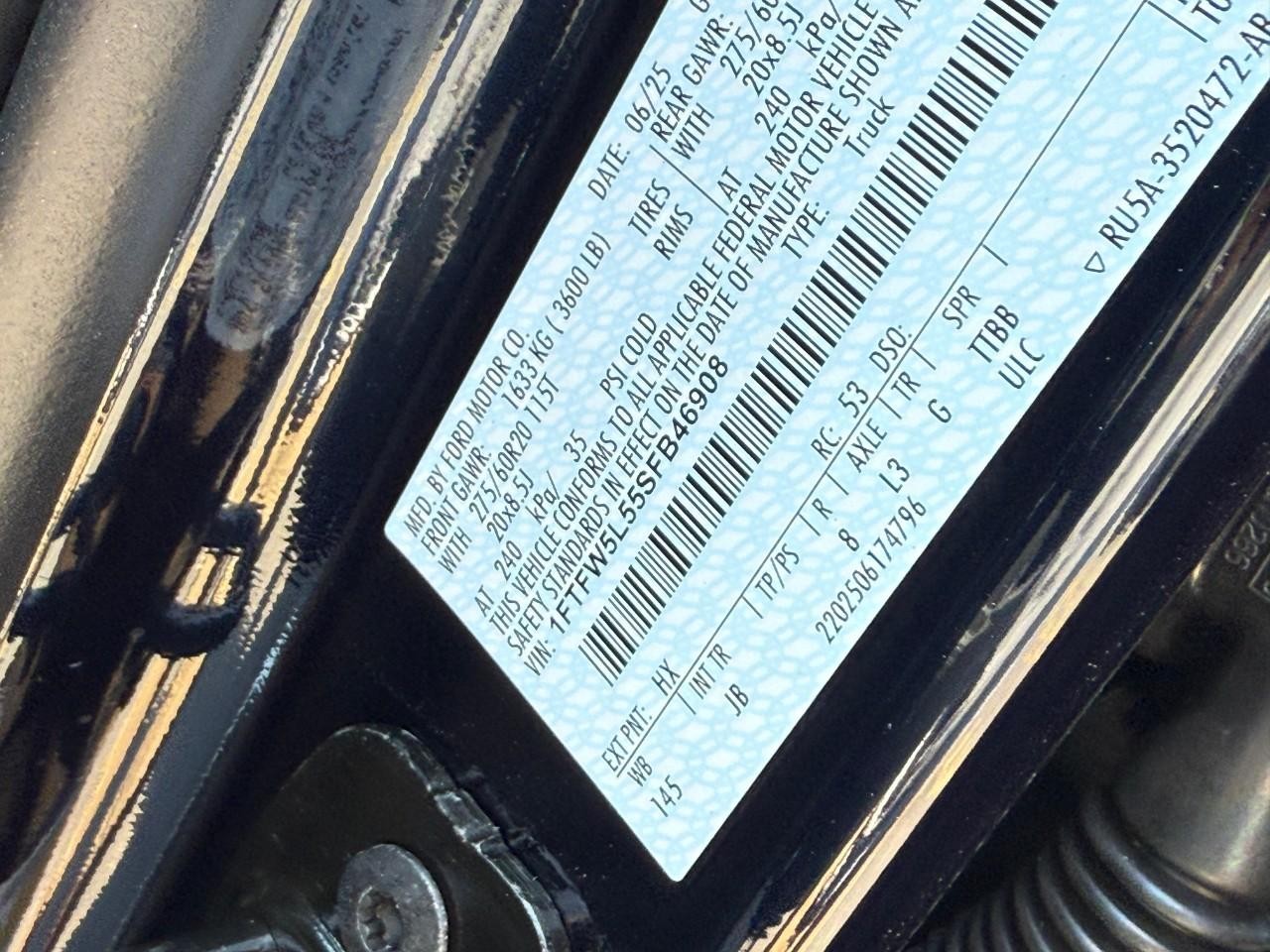 Ford F-150 Vehicle Full-screen Gallery Image 19