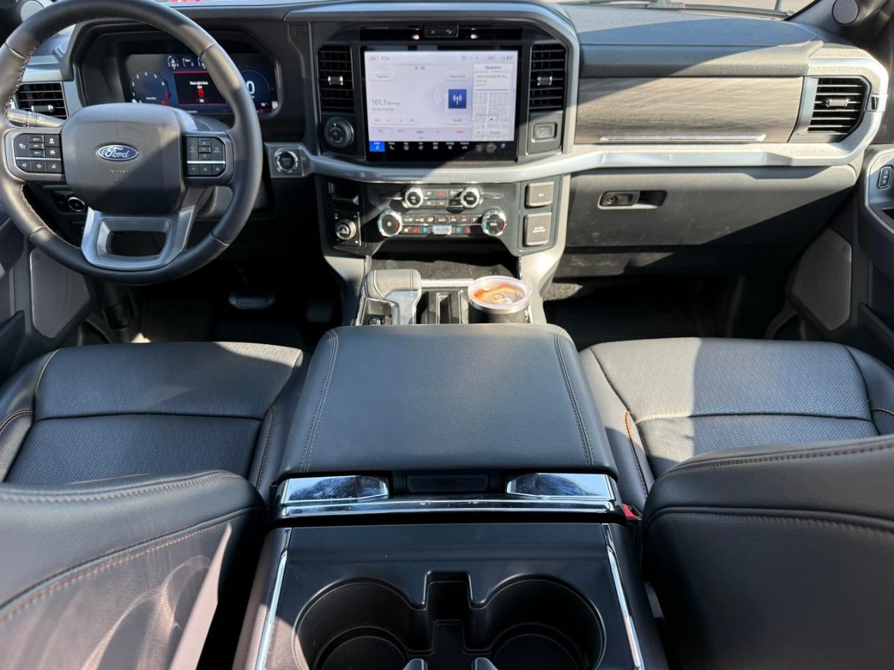 Ford F-150 Vehicle Full-screen Gallery Image 06