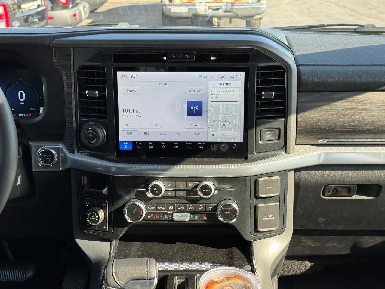 Ford F-150 Vehicle Full-screen Gallery Image 08