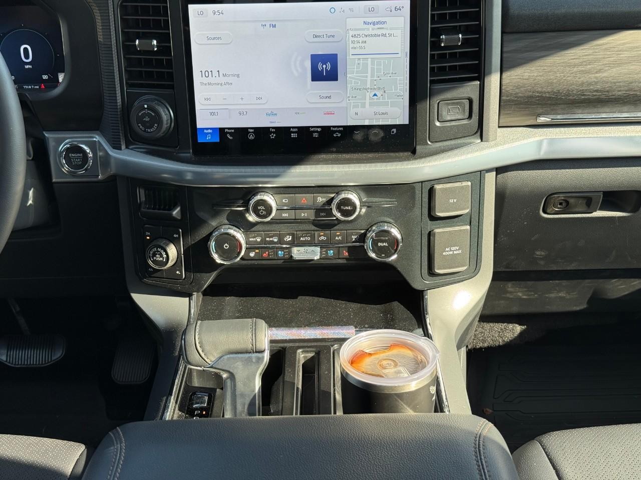 Ford F-150 Vehicle Full-screen Gallery Image 09