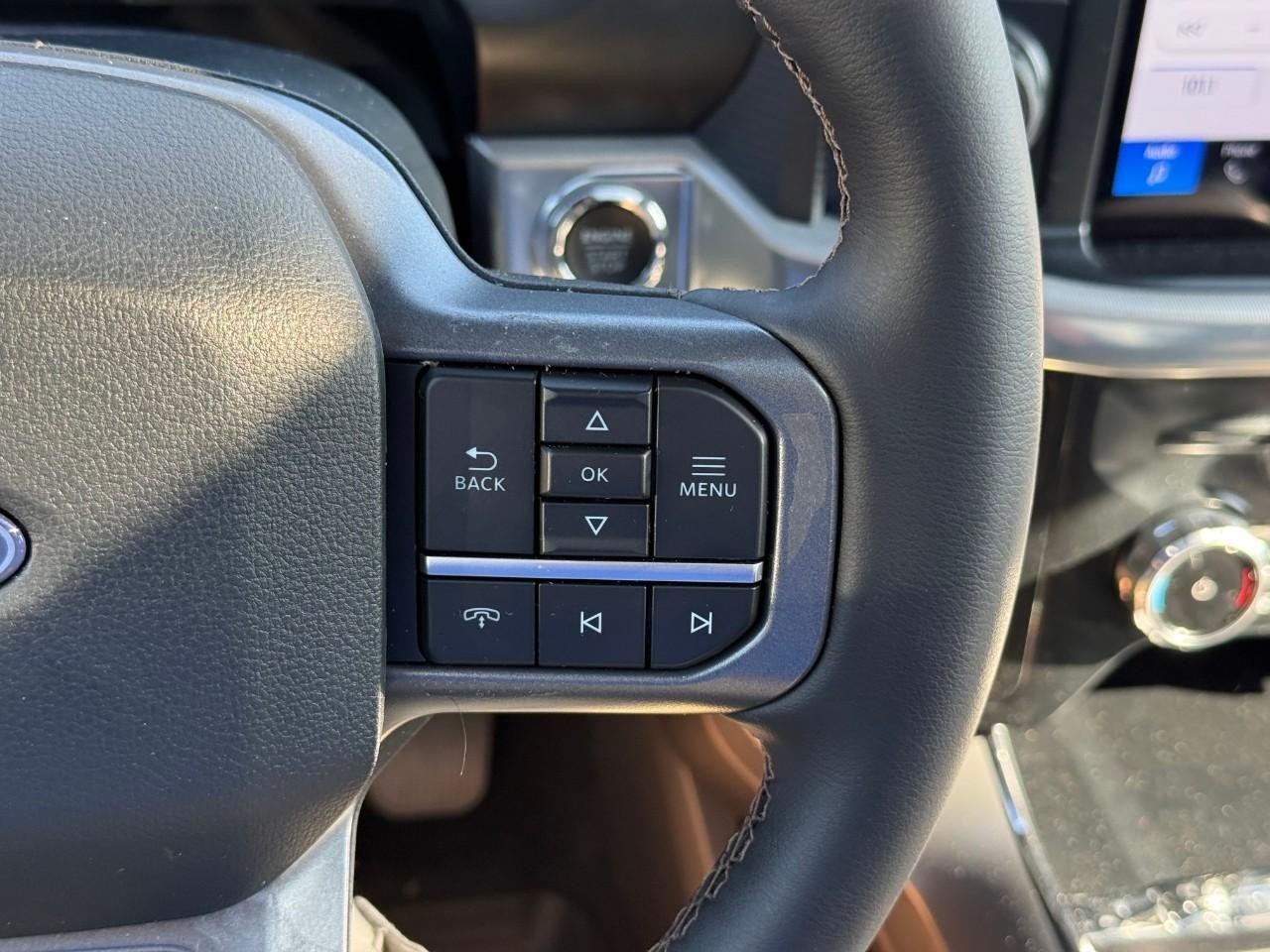 Ford F-150 Vehicle Full-screen Gallery Image 15