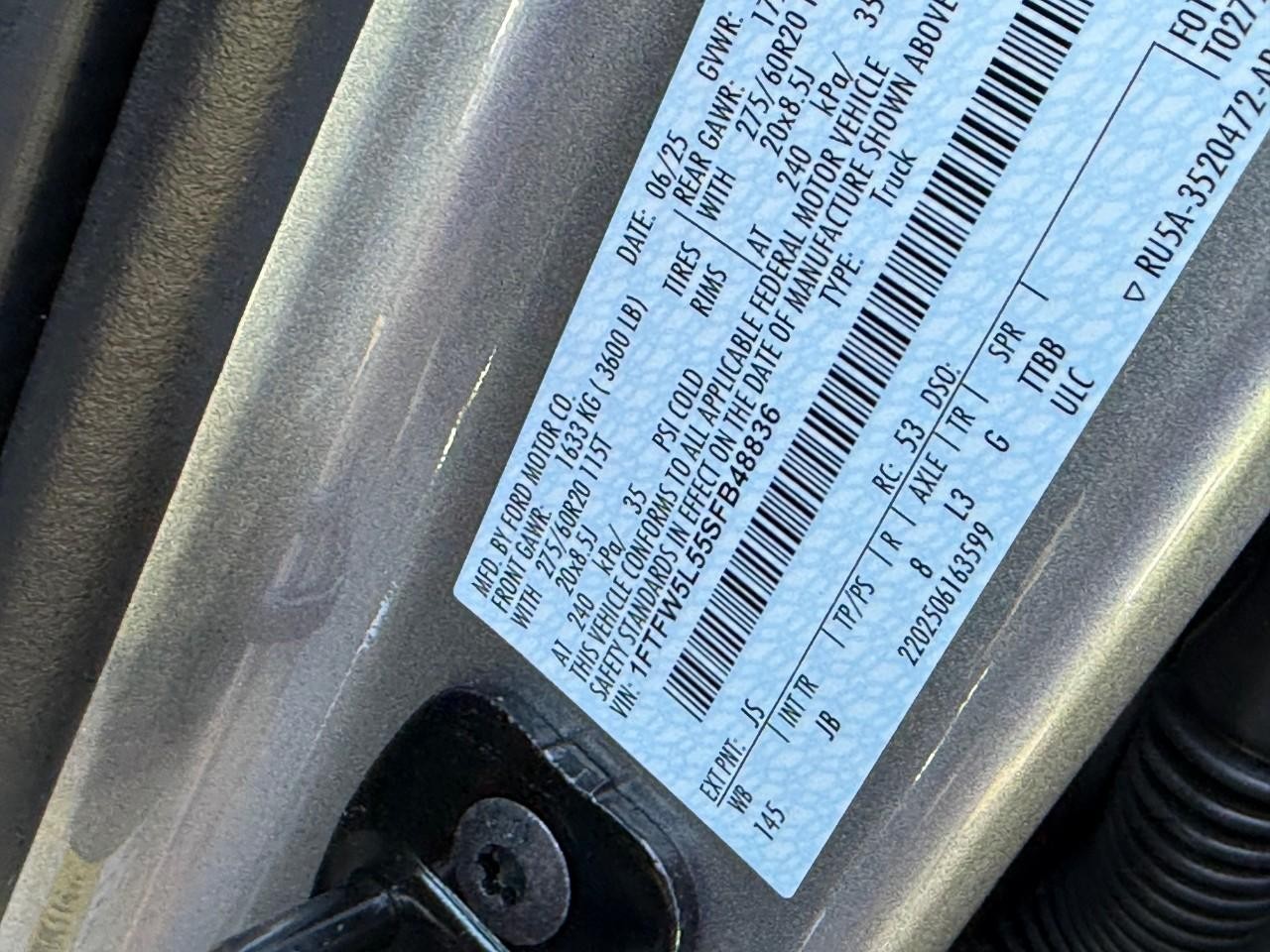 Ford F-150 Vehicle Full-screen Gallery Image 19