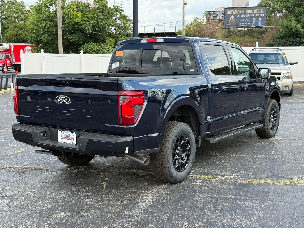 Ford F-150 Vehicle Full-screen Gallery Image 03