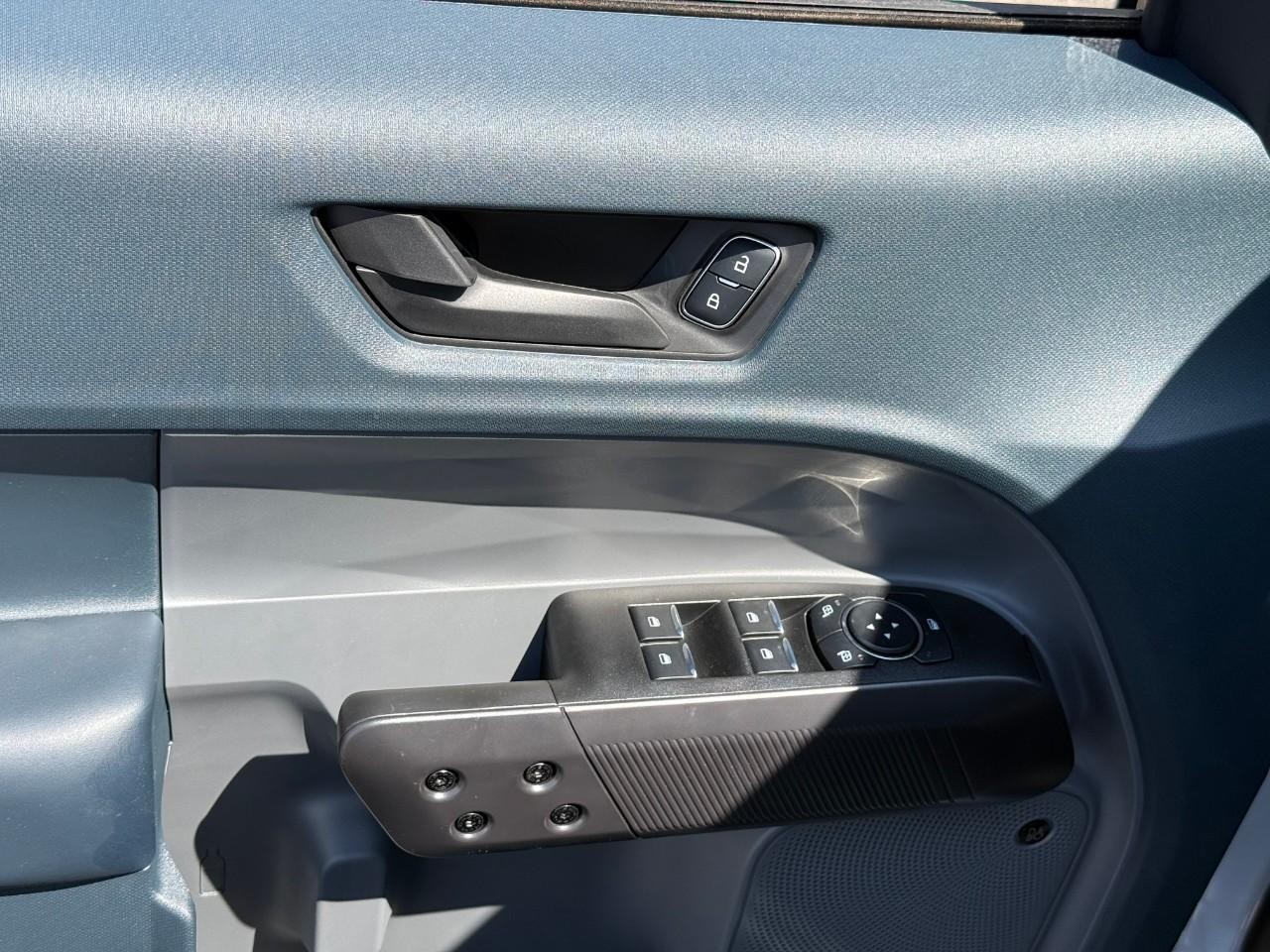 Ford Maverick Vehicle Full-screen Gallery Image 10