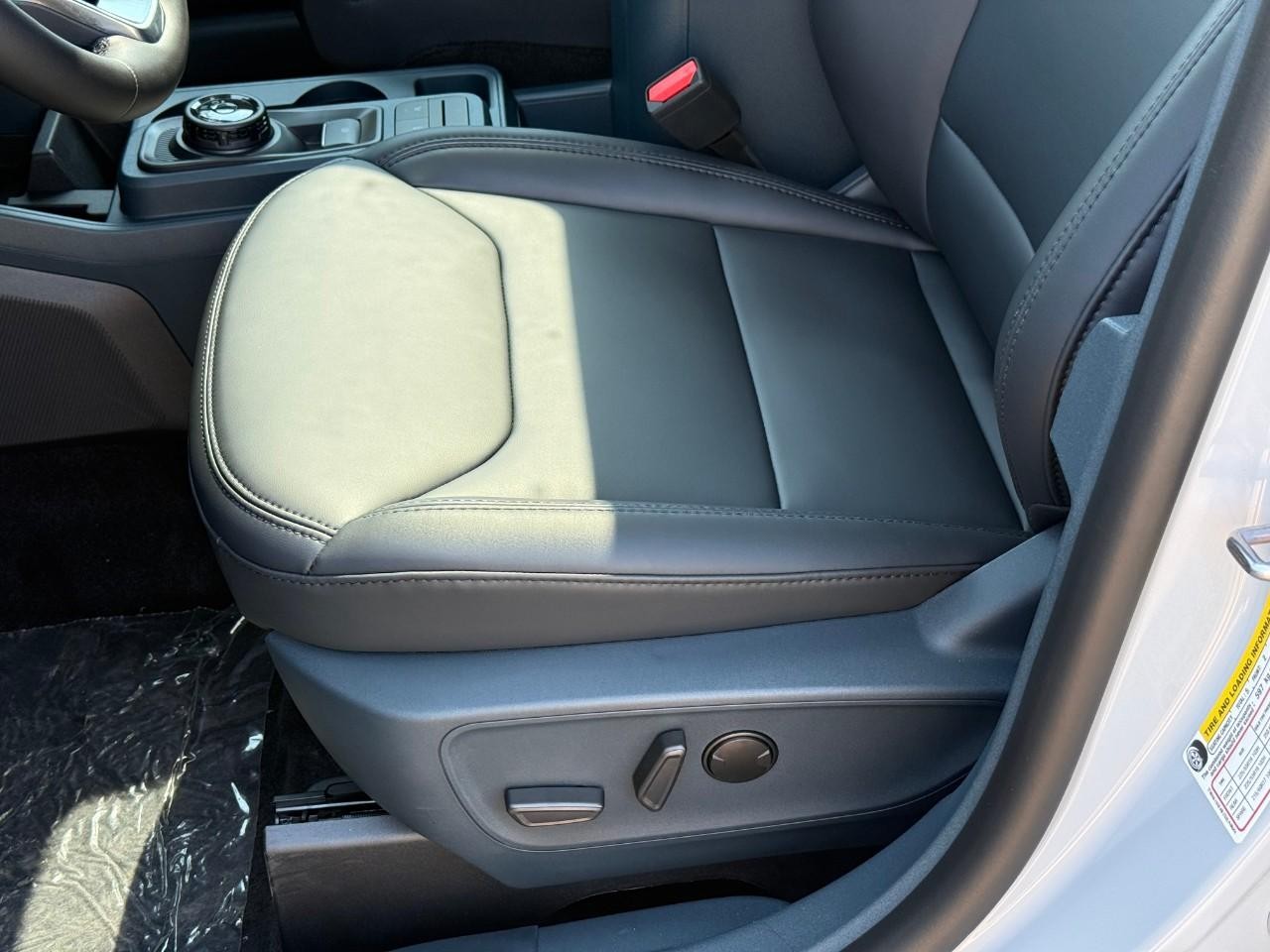 Ford Maverick Vehicle Full-screen Gallery Image 11