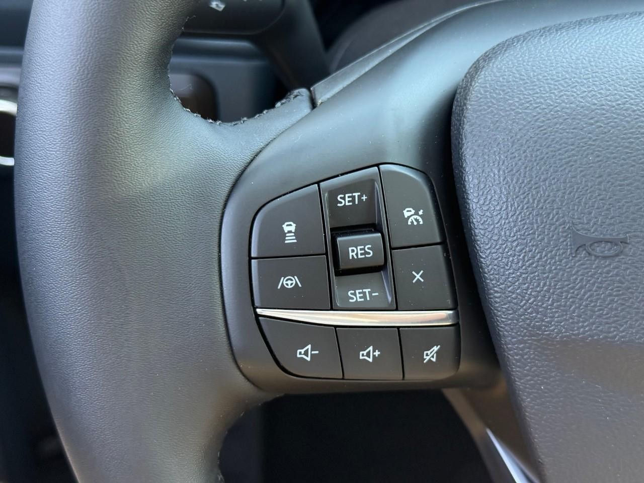 Ford Maverick Vehicle Full-screen Gallery Image 13