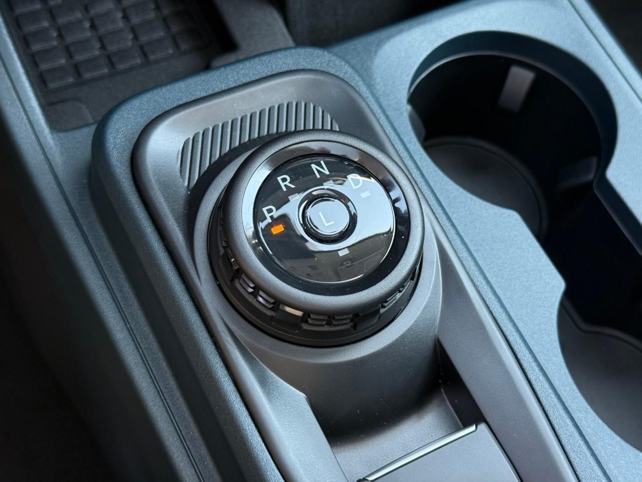 Ford Maverick Vehicle Full-screen Gallery Image 15