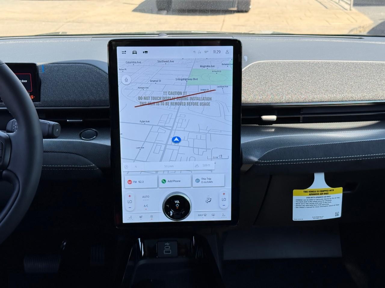 Ford Mustang Mach-E Vehicle Full-screen Gallery Image 08