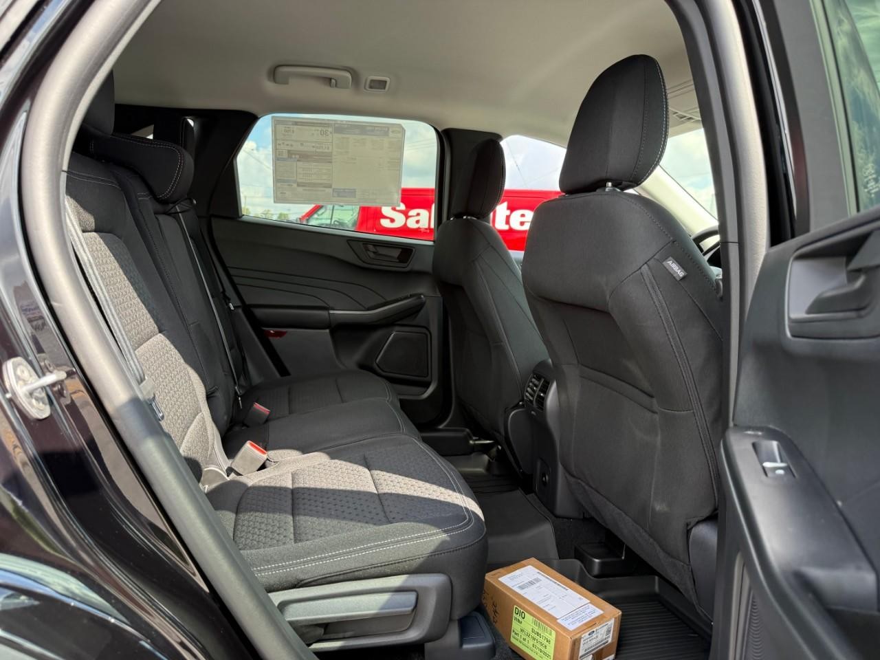 Ford Escape Vehicle Full-screen Gallery Image 05