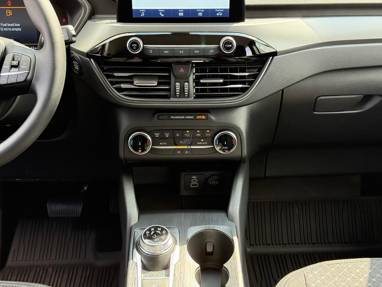 Ford Escape Vehicle Full-screen Gallery Image 09