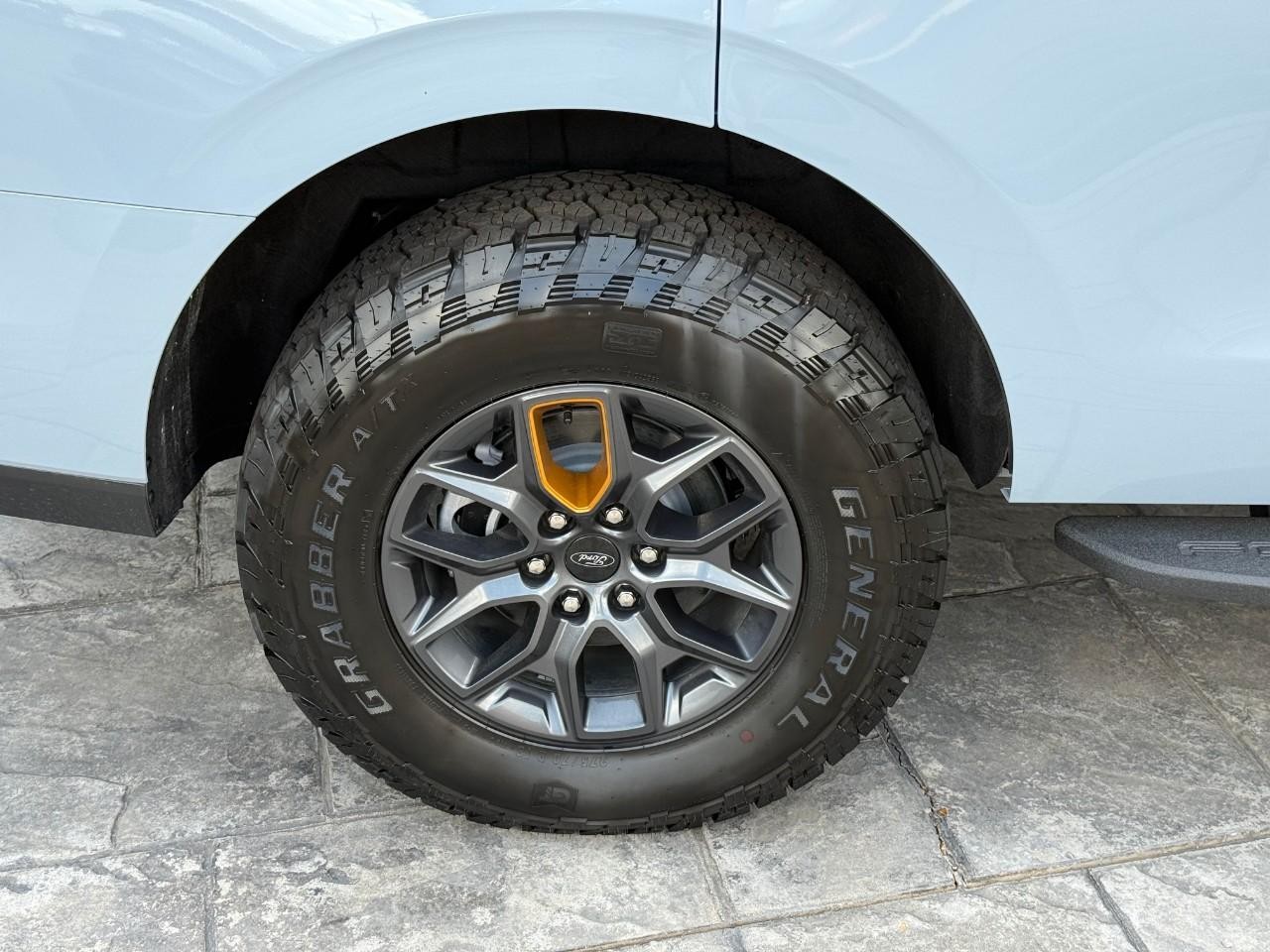 Ford Expedition Vehicle Full-screen Gallery Image 05