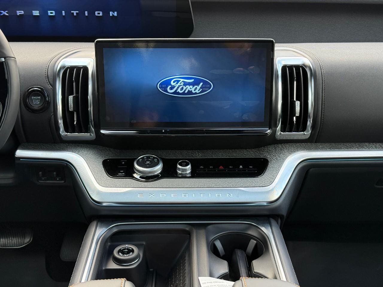 Ford Expedition Vehicle Full-screen Gallery Image 10