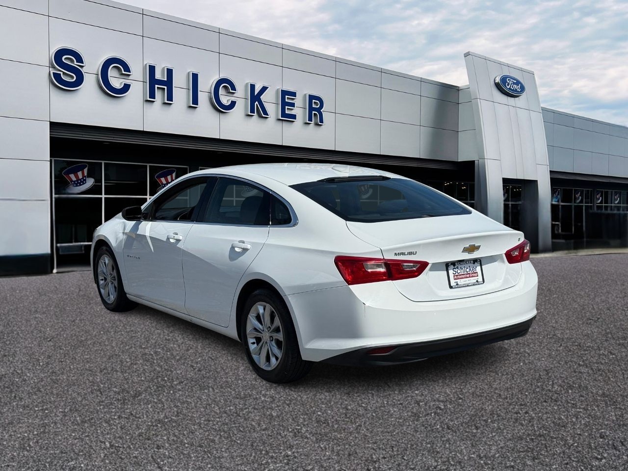 Chevrolet Malibu Vehicle Full-screen Gallery Image 03