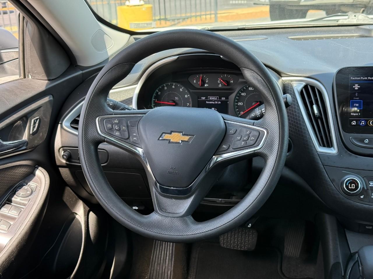 Chevrolet Malibu Vehicle Full-screen Gallery Image 07