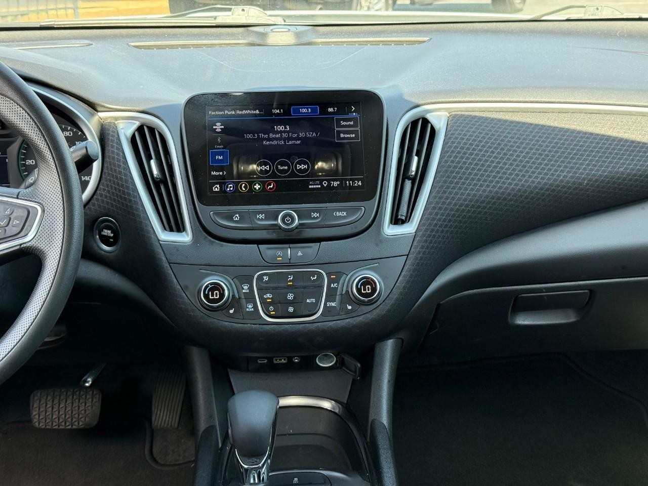 Chevrolet Malibu Vehicle Full-screen Gallery Image 08