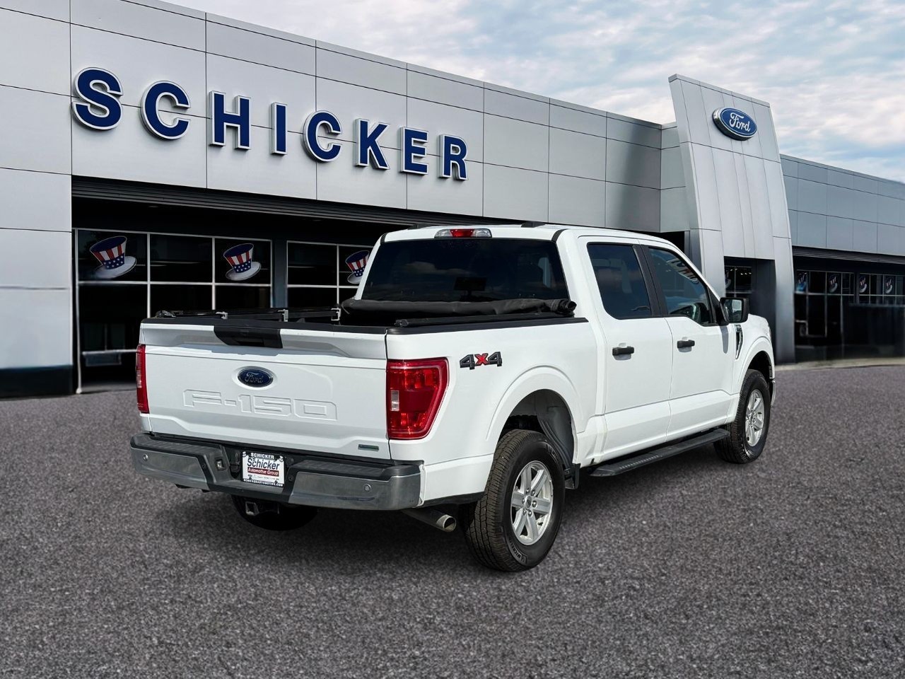 Ford F-150 Vehicle Full-screen Gallery Image 02