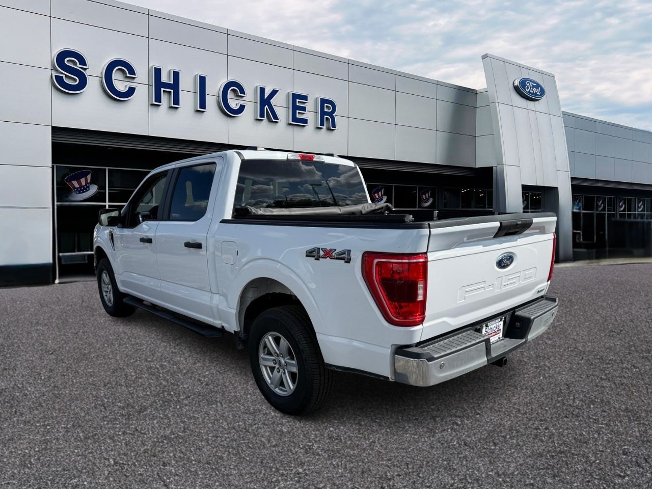 Ford F-150 Vehicle Full-screen Gallery Image 03